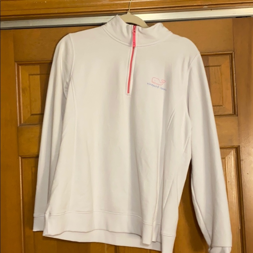 White vineyard vines pullover